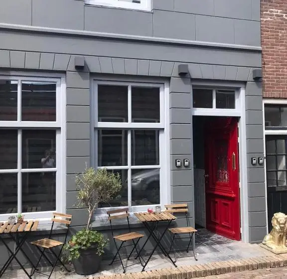 Basic-huone, B&b With Or Without De Schuur