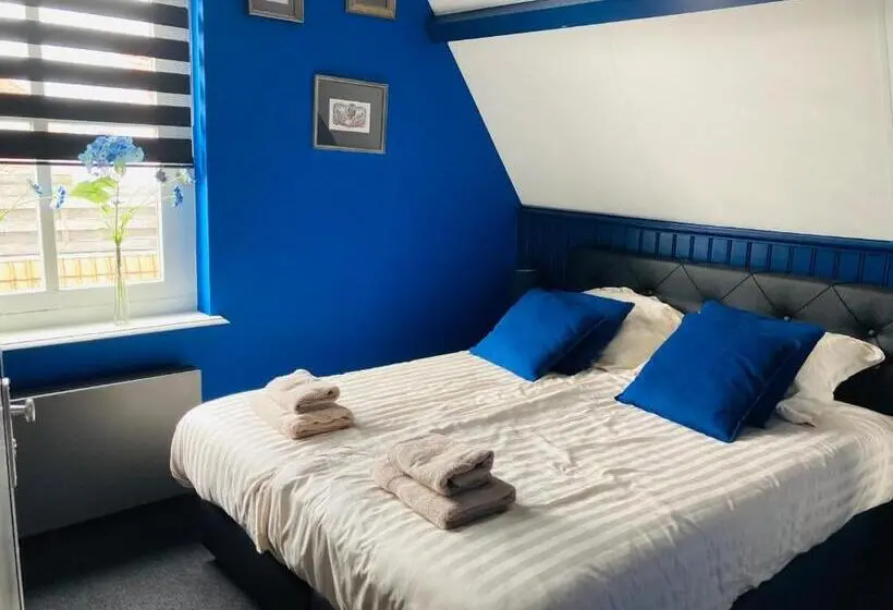 Basic-huone, B&b With Or Without De Schuur