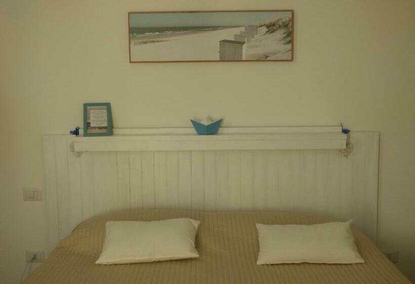 اتاق استاندارد, One More Night