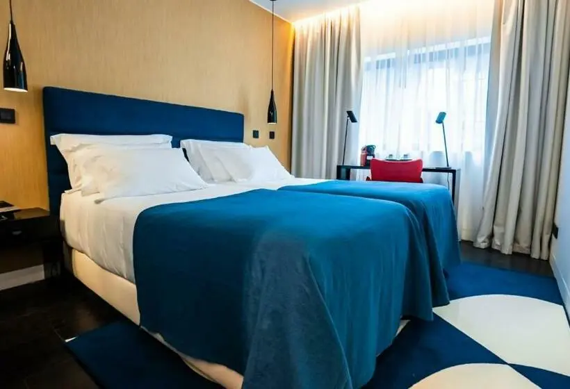 Economy Room