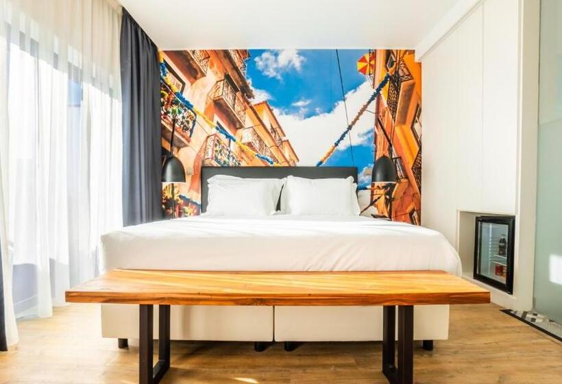 Standard Thematic Room