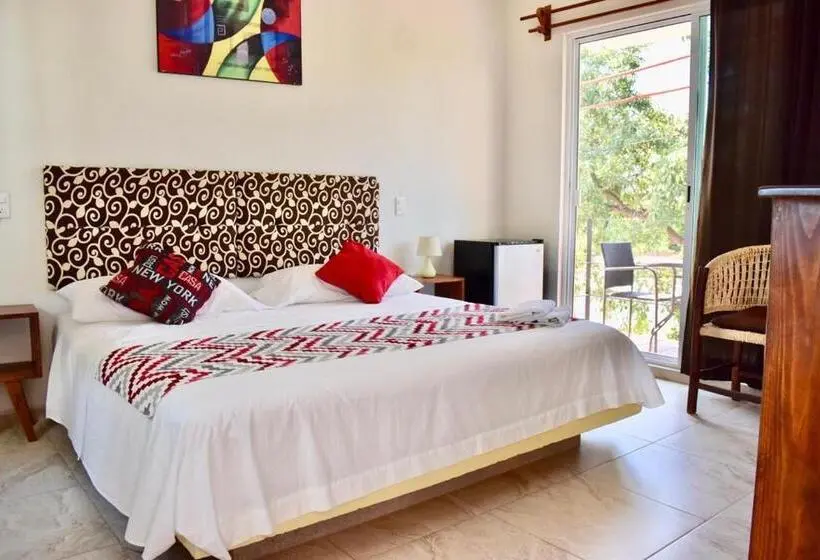 استودیوی استاندارد, Carri Surf Studio