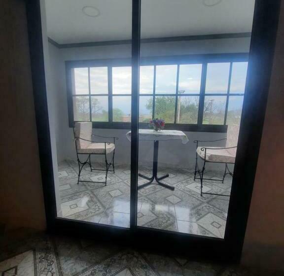 سوییت جونیور با بالکن, Las Tres Marías