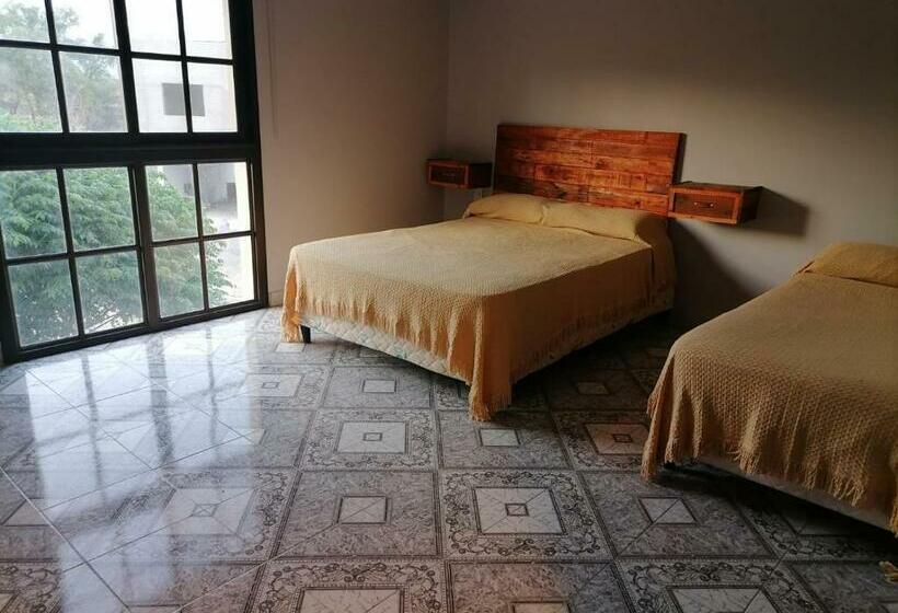 اتاق استاندارد چهار تخته, Las Tres Marías