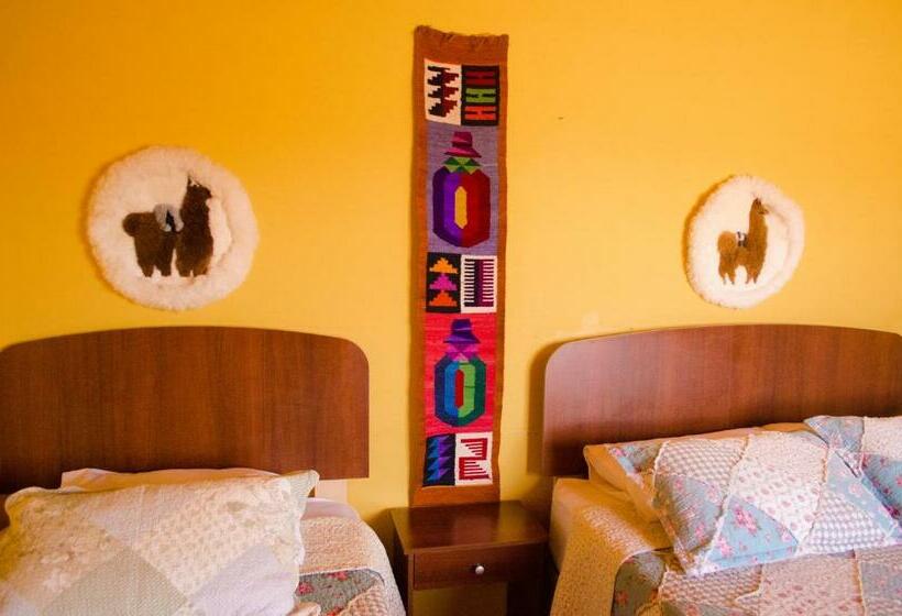 اتاق استاندارد سه نفره, Hostal Alabalti