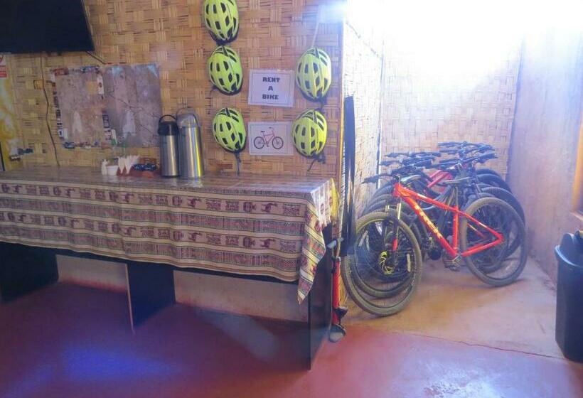 اتاق استاندارد سه نفره, Hostal Alabalti