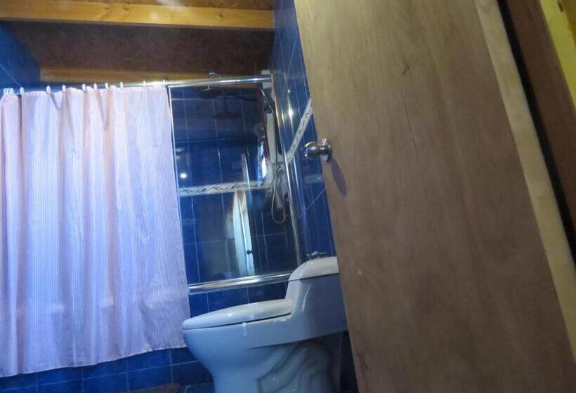 اتاق استاندارد سه نفره, Hostal Alabalti