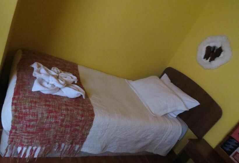 Номер Стандарт Трехместный, Hostal Alabalti