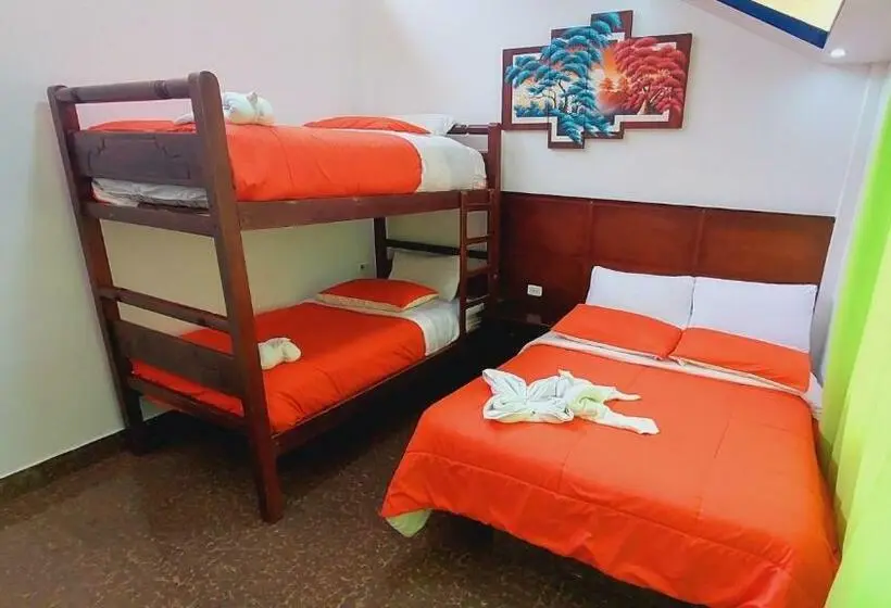 Standard Neljän Hengen Huone, Hostal La Siesta