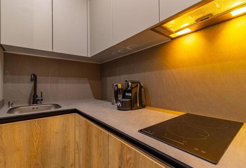 Апартаменты 1 Спальня с Видом, Shelter Apart