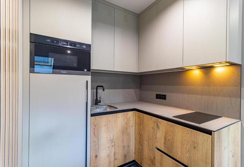 Номер Стандарт, Shelter Apart