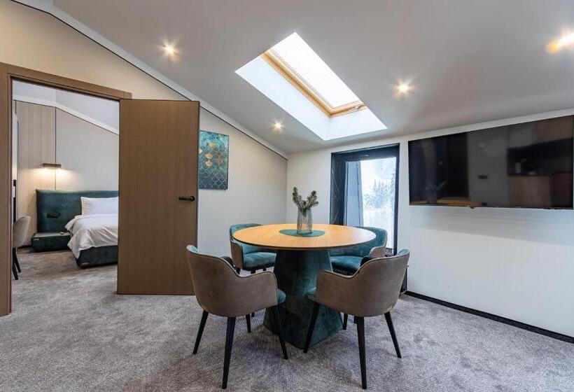 Номер Стандарт, Shelter Apart