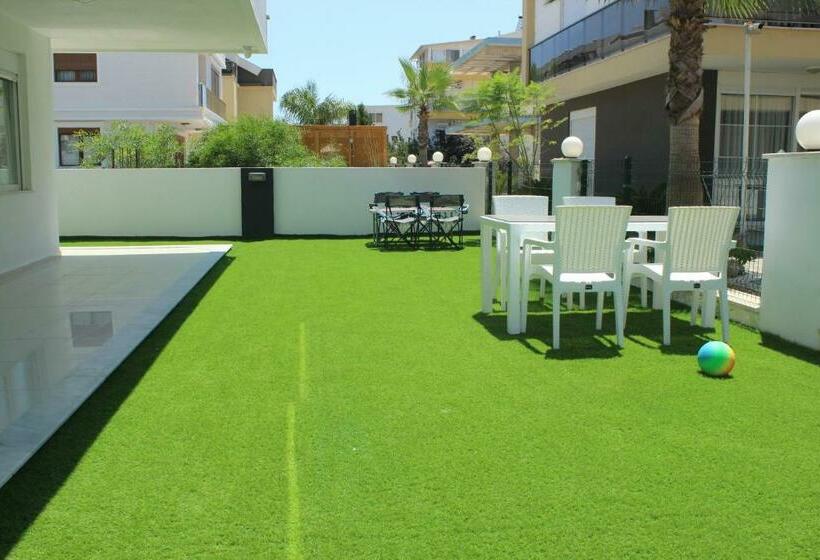 سوییت, Arya Apart Kundu