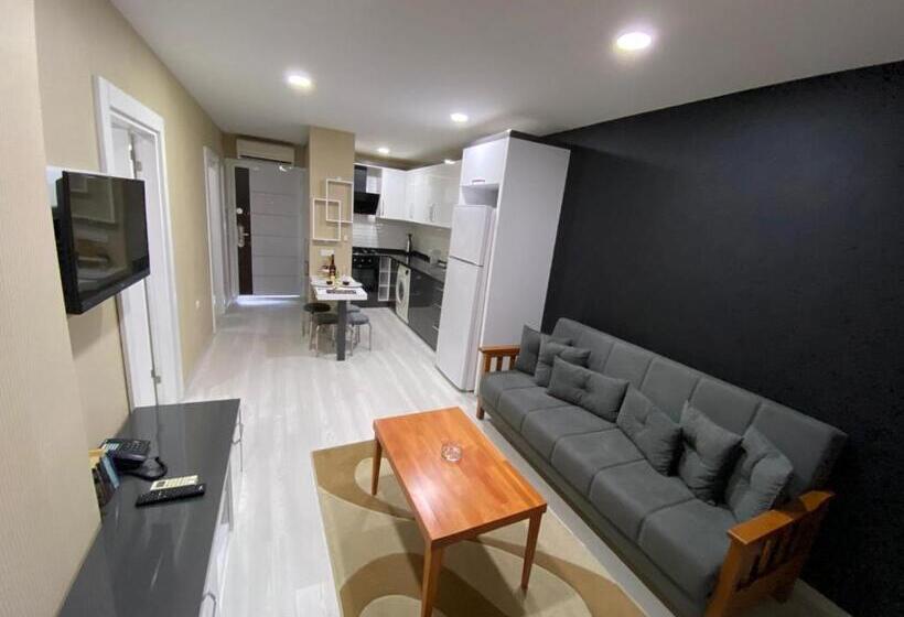 سوییت, Arya Apart Kundu