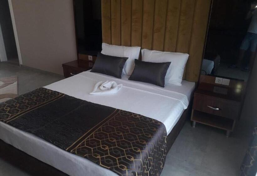 سوییت, Arya Apart Kundu