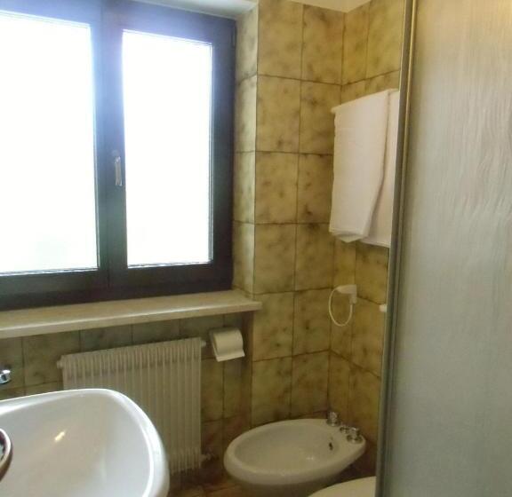 חדר משפחתי, Garni Festil