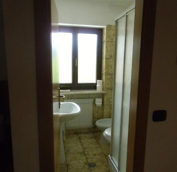 חדר משפחתי, Garni Festil