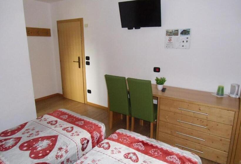 חדר משפחתי, Garni Festil