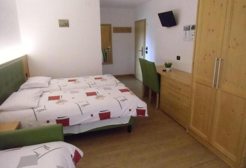 חדר משפחתי, Garni Festil