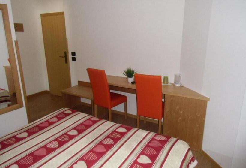 חדר סטנדרט לארבעה, Garni Festil