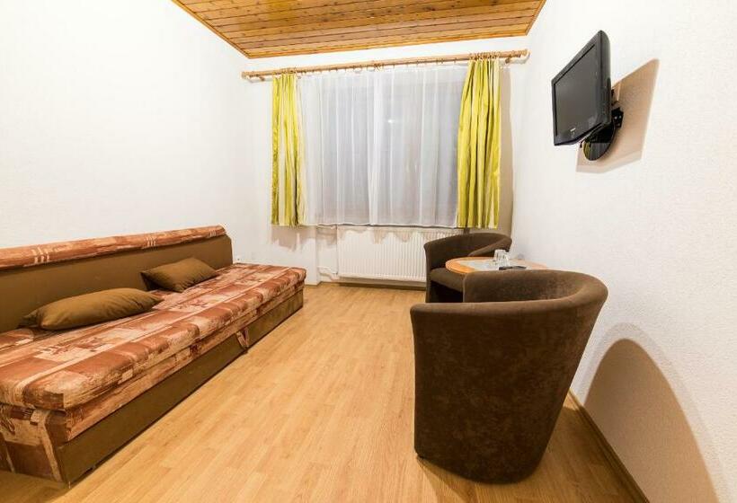 غرفة قياسية, Krpáčovo