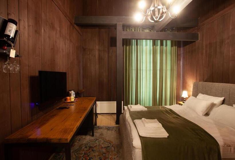 اتاق استاندارد سه نفره, Roshe Gudauri