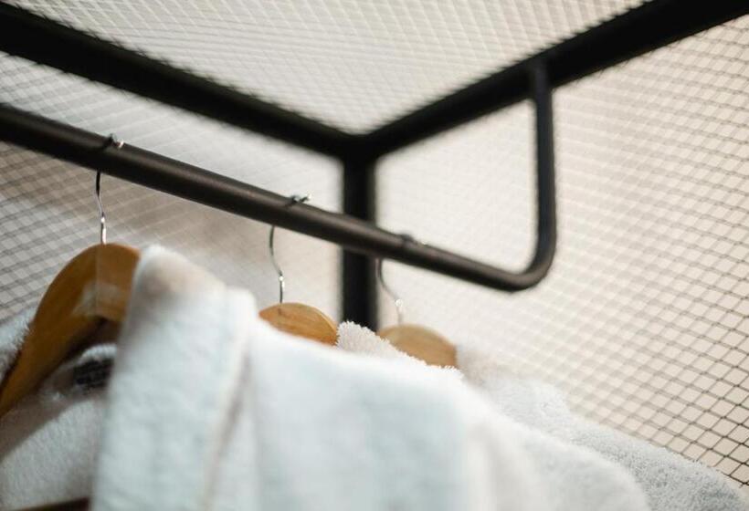 اتاق استاندارد سه نفره, Roshe Gudauri