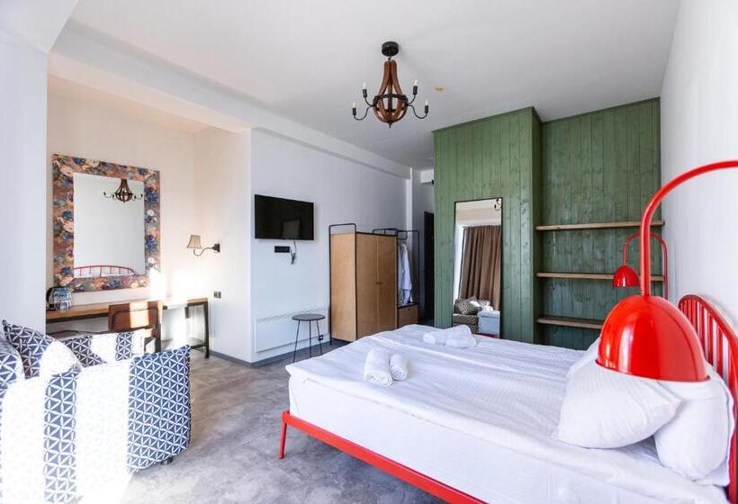 اتاق سوپریور با چشمانداز کوهستان, Roshe Gudauri