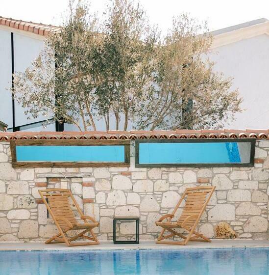 חדר סטנדרט עם מיטת קינג, Signature Alaçatı