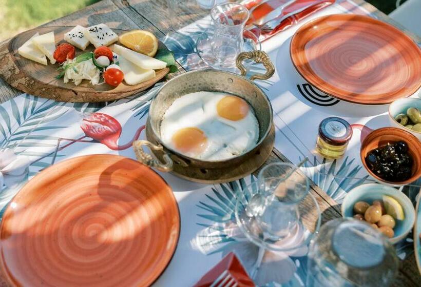 חדר דלוקס נוף לגינה, Signature Alaçatı