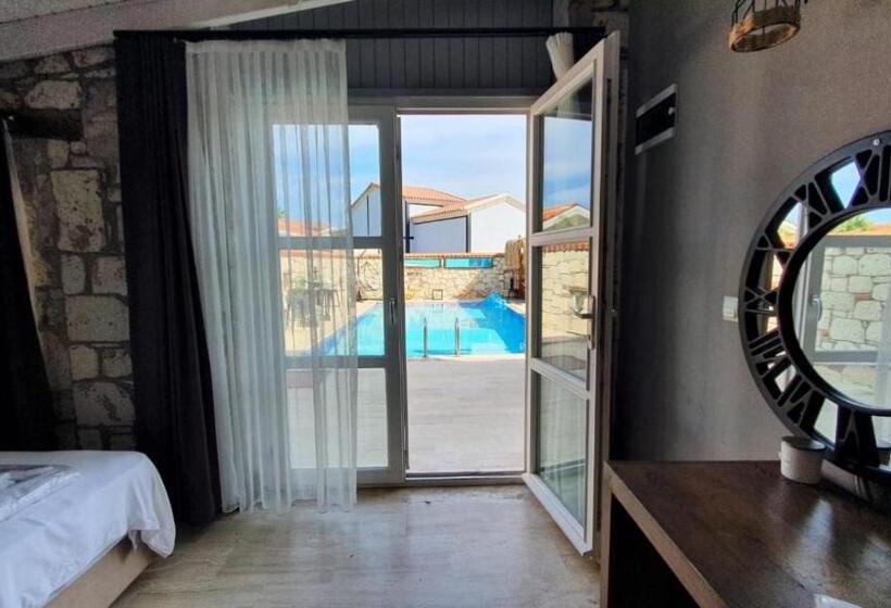 חדר סטנדרט נוף לבריכה, Signature Alaçatı