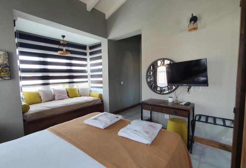 חדר דלוקס לשלושה עם נו לים, Signature Alaçatı