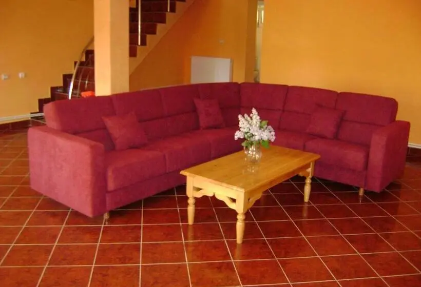 １ベッドルームハウス, Casa Dobrin