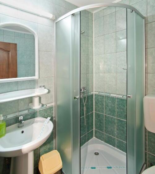 Quarto Estandar, Casa Tudor