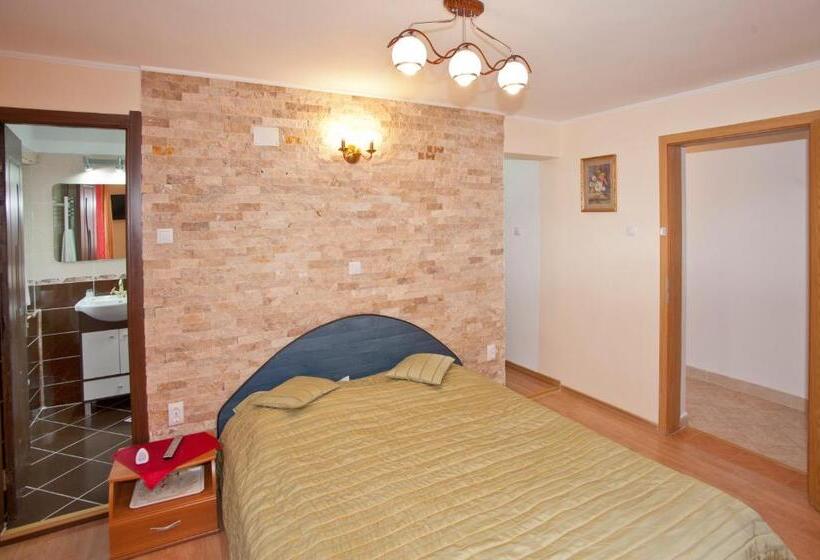 Quarto Deluxe, Casa Tudor