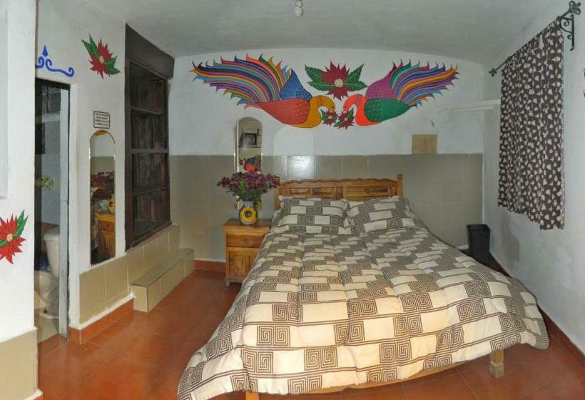 اتاق استاندارد سه نفره, Posada Joan Sebastian