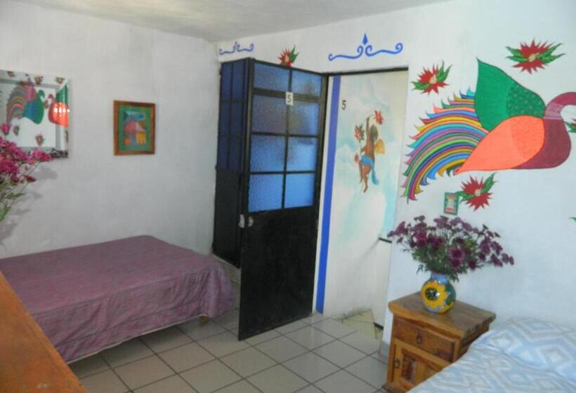 اتاق استاندارد سه نفره, Posada Joan Sebastian