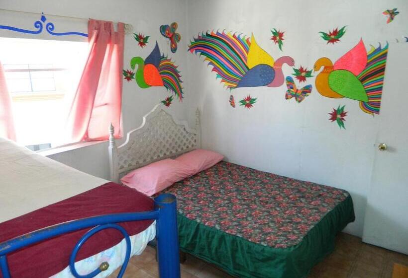 اتاق چهار تخته با دستشویی مشترک, Posada Joan Sebastian