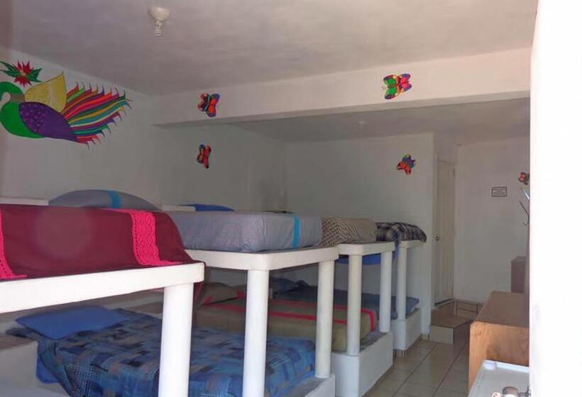 تختخواب در اتاق مشترک, Posada Joan Sebastian