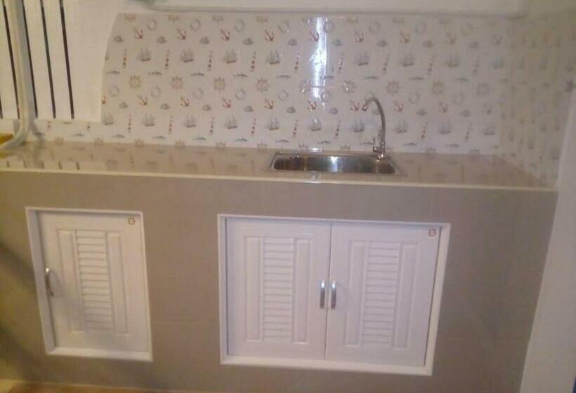 اتاق اکونومی, U Sa By House