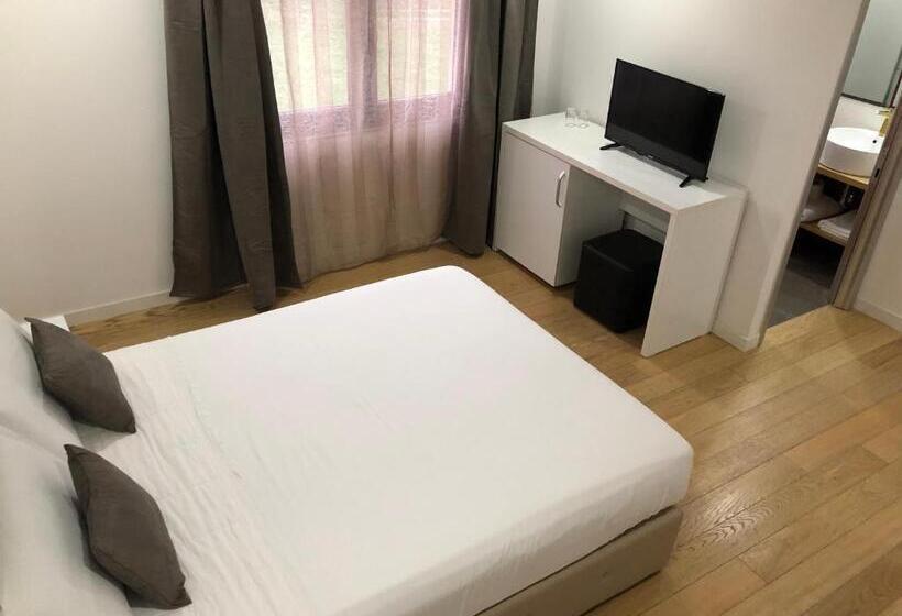 اتاق استاندارد با بالکن, Pensiunea Exedra