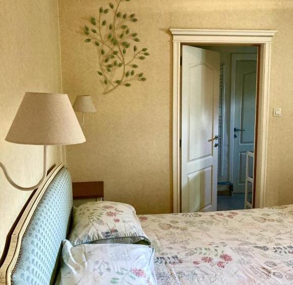 חדר משפחתי, B&b El Tyu