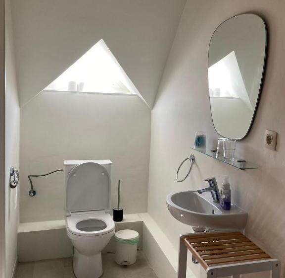 Семейный Номер, B&b El Tyu