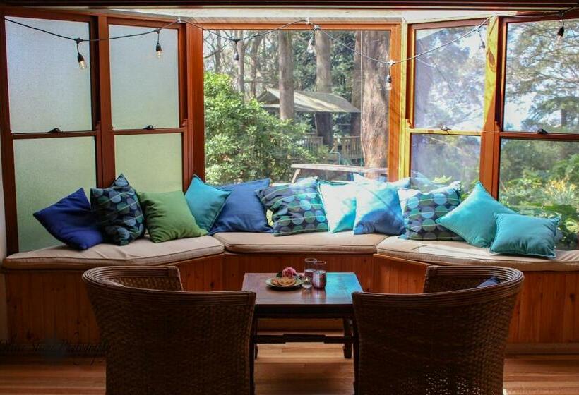 豪华工作室, Tomah Retreat Studio Breathe With Fireplace