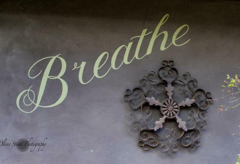 豪华工作室, Tomah Retreat Studio Breathe With Fireplace