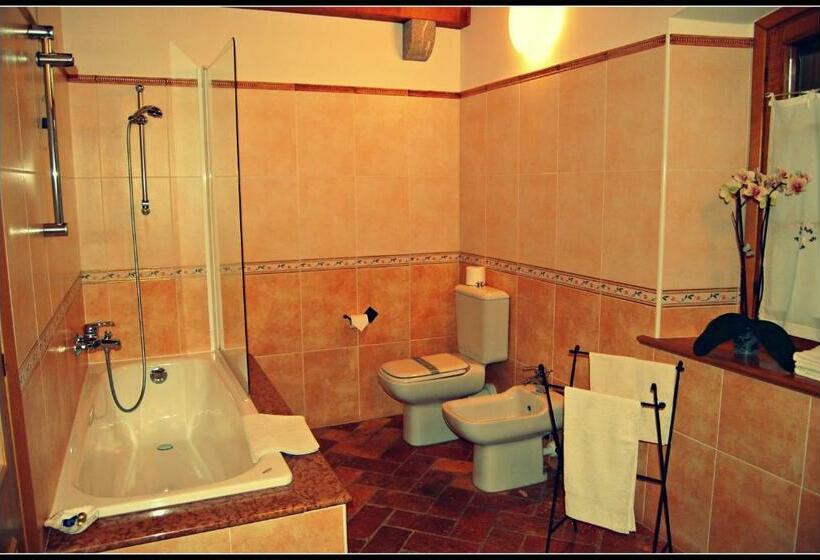 标准三人间, All Antica Scuderia Del Castello