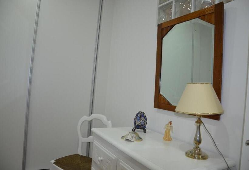 خانه 1 خوابه, Casa Freixedelo