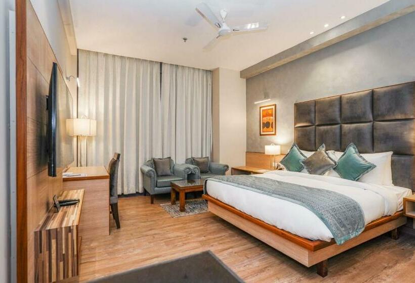 디럭스 룸 킹사이즈 침대, The Zenith  A Boutique  By Hot Millions