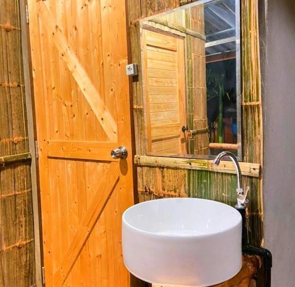 חדר דלוקס, ลุงนะ โฮมสเตย์ ปางอุ๋ง แม่ฮ่องสอน