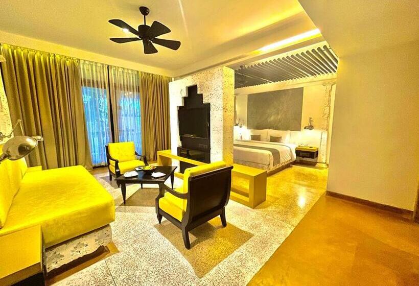 Люкс с Бассейном, Plumeria Lake Resort & Spa, By Zaahrah Hotels And Resorts